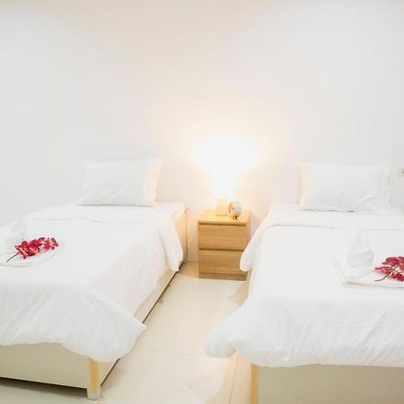 ตะวันแมนชั่น Apartman Ban Na Khua Kültér fotó