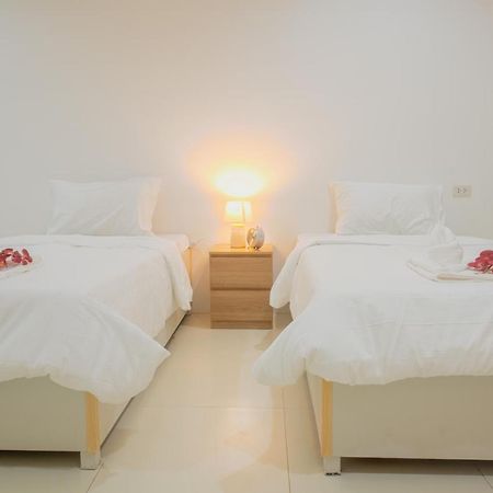 ตะวันแมนชั่น Apartman Ban Na Khua Kültér fotó