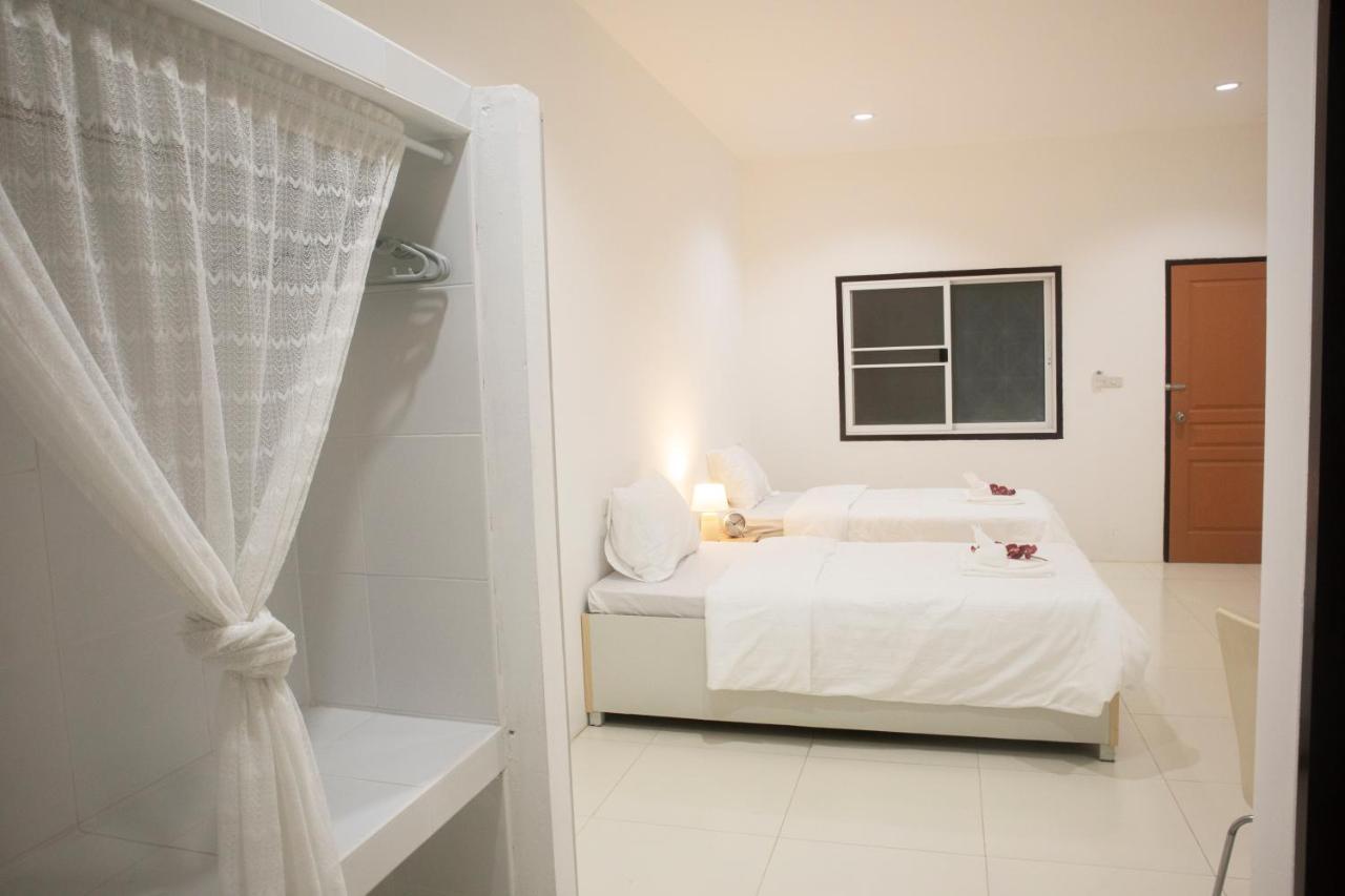 ตะวันแมนชั่น Apartman Ban Na Khua Kültér fotó