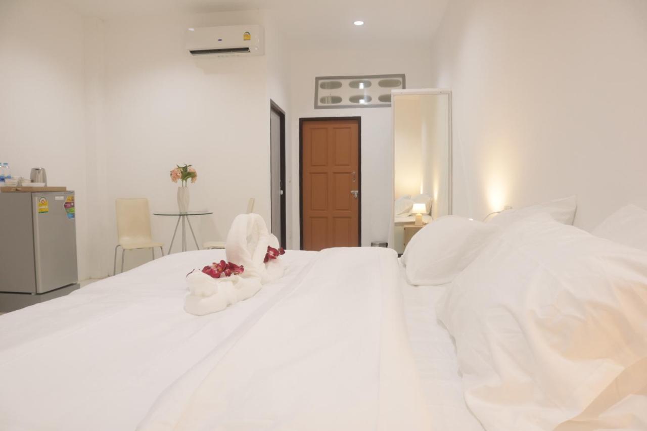 ตะวันแมนชั่น Apartman Ban Na Khua Kültér fotó